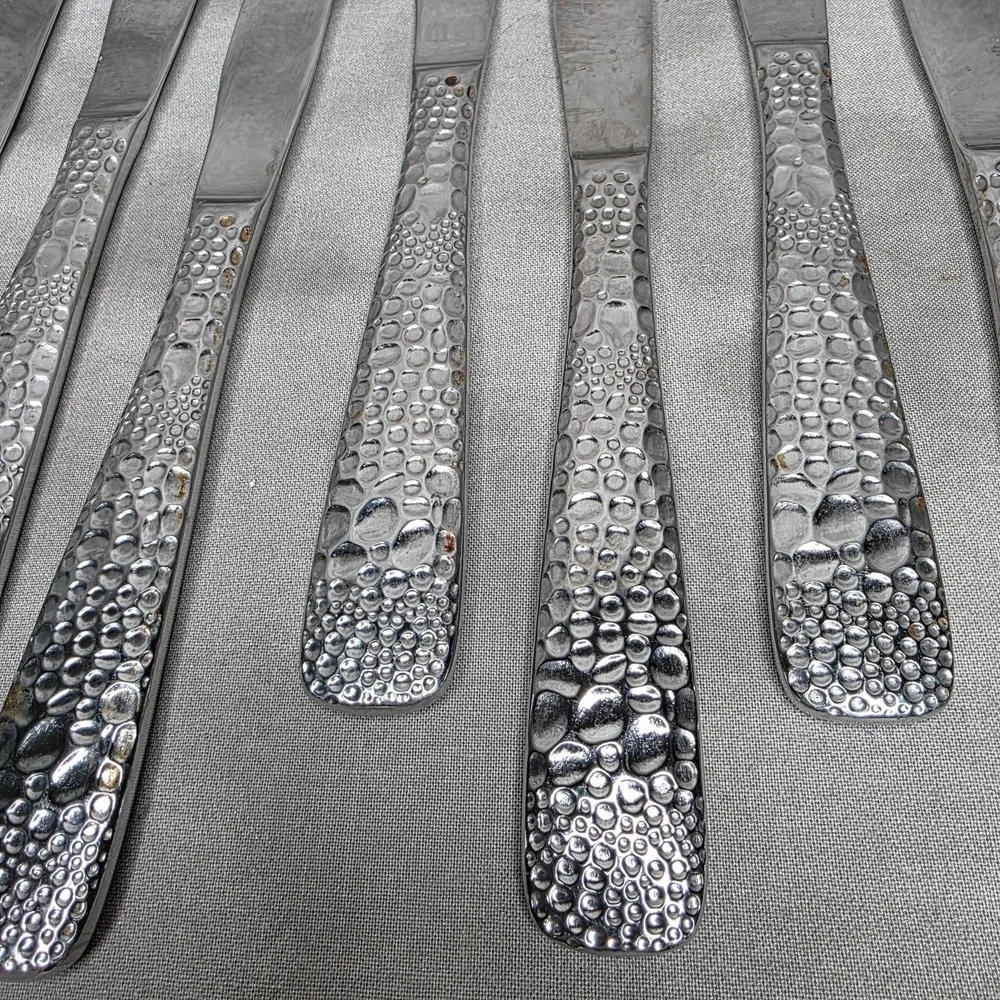 (X7) Hammered Silver Tone Dinner Knives 9 3/8